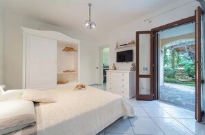 Room - Vrbo Property (Sardegna)