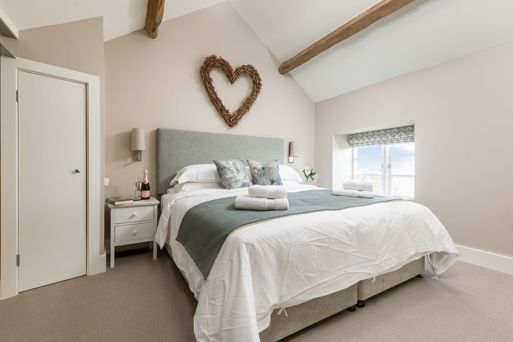 Iron/ironing board, free WiFi, bed sheets