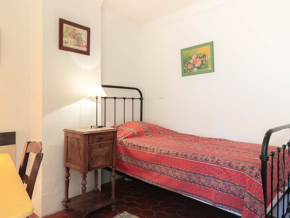 Room - Lou Mistrau - Two-bedroom family suite with magnificent view (Mons)