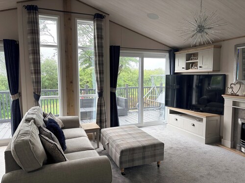 Luxury Harrogate Lodge South Facing Decking