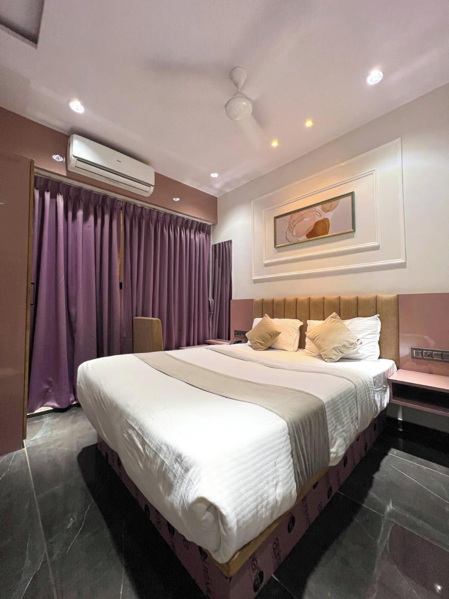 Superior Double Room, City View