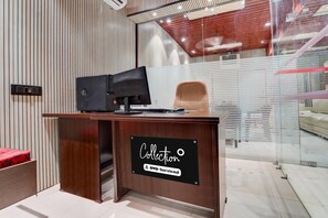 House | Reception - Deluxe Banshi Bhawan (Prayagraj)