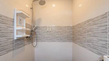 Villa, Multiple Bedrooms, Smoking, Garden View | Bathroom