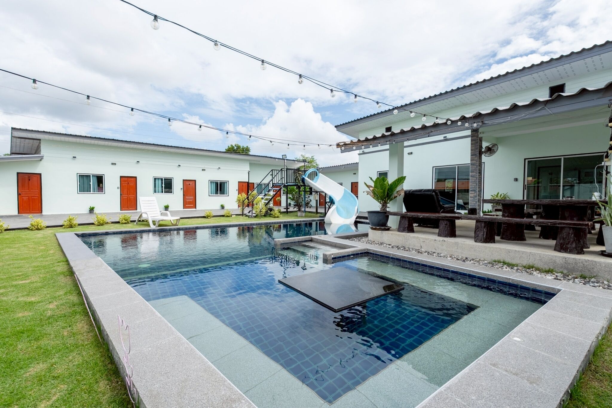 Vila, beberapa kamar, Boleh Merokok, pemandangan kebun | Kolam renang | Kolam renang indoor