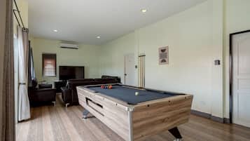 Villa, Multiple Bedrooms, Smoking, Garden View | Living room