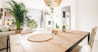 Sunny & Stylish Apartment with A/C | Trini by Palmera