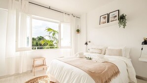 アイロン / アイロン台、旅行用ベビーベッド、WiFi、ベッドシーツ