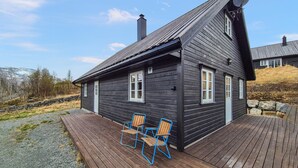 Exterior - Lovely home in Borgund with sauna (Borgund)