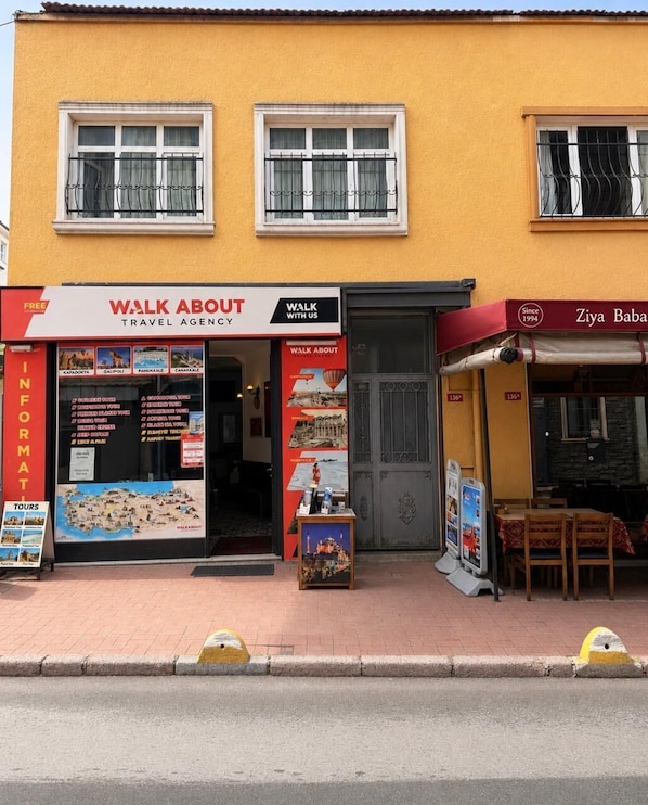 Exterior - walkabout apart (fatih)