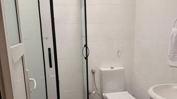 Triple Room | Bathroom
