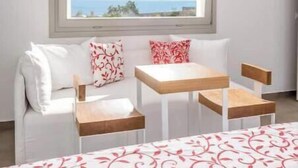 Dining - O Lofos TINOS Suite in Agios Stefanos with sea view (Mykonos)
