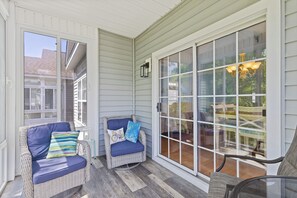 Terrace/patio - Beautiful private home with Updated appliances and community pool! (North Myrtle Beach)