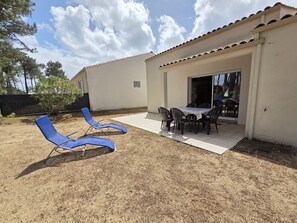 Outdoor dining - House 400m from the beach - 6 guests (La Tranche-sur-Mer)