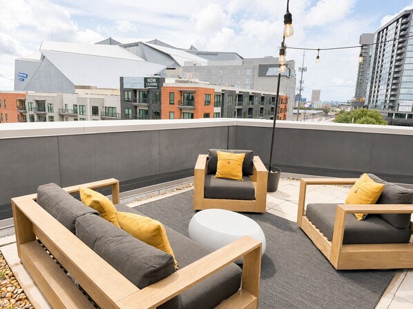 Property grounds - Rooftop City Views/ Walk to Atlanta/Mercedes Benz Stadium (Atlanta)