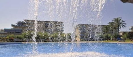 حمام سباحة