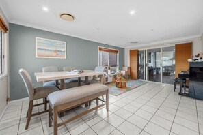 Dining - 4 BR Family Home in Runcorn close to local market and quick access to CBD (Runcorn)
