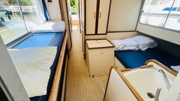 2 bedrooms, bed sheets