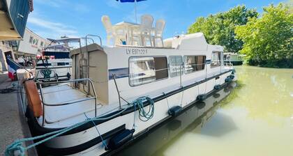 Bateau spacieux vue sur l'eau - 8 pers.
