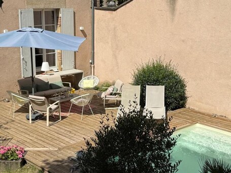 Terrace/patio. House with pool in Moulins center - 8 guests