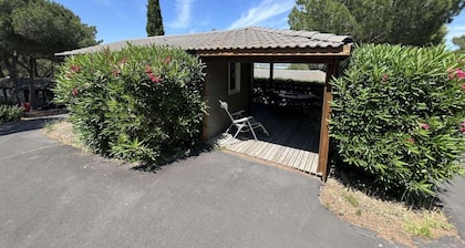 Chalet with parking - 6 guests (Mont St Loup area)