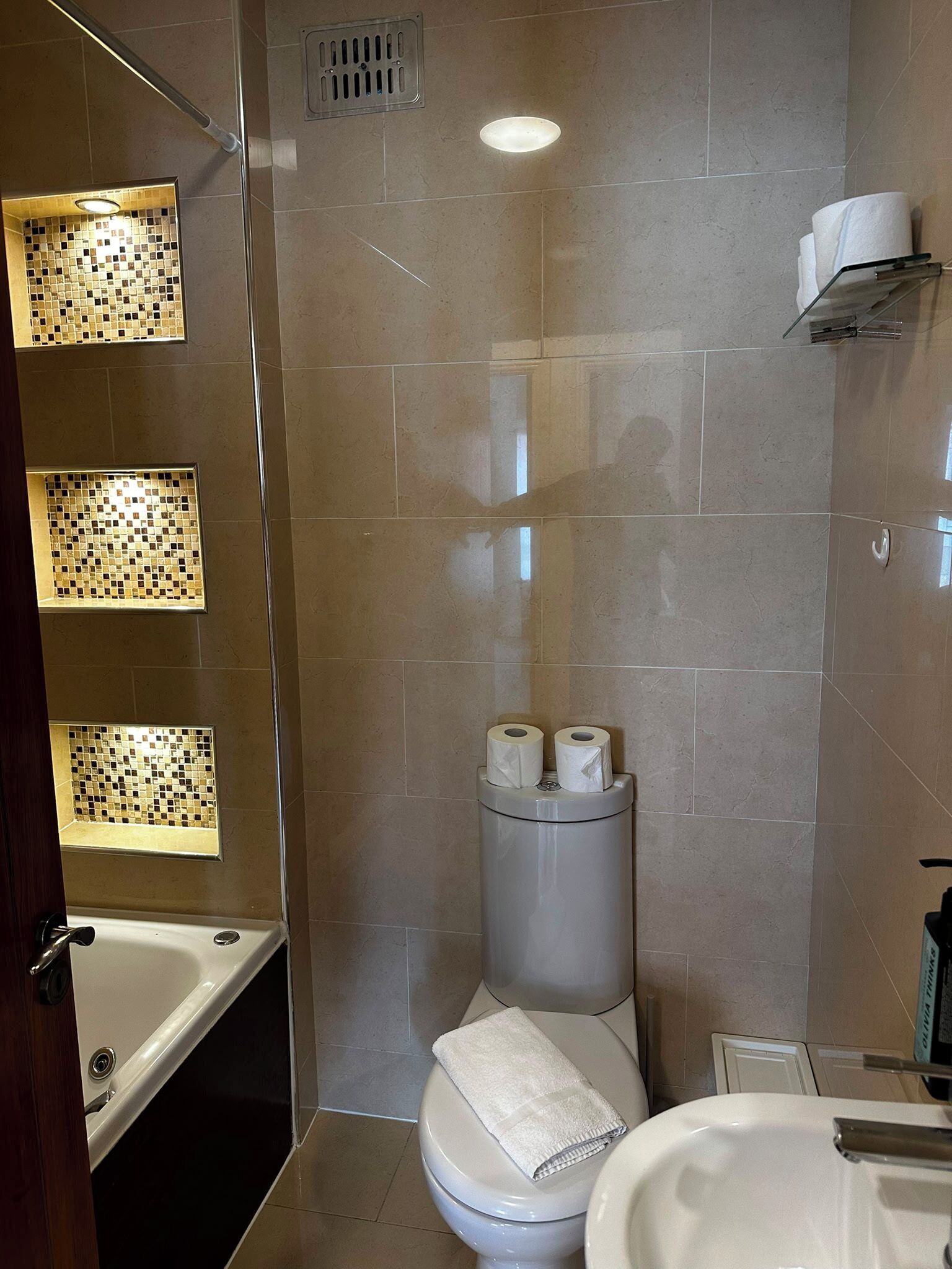 Apartment, 2 Bedrooms, Kitchen | Bathroom