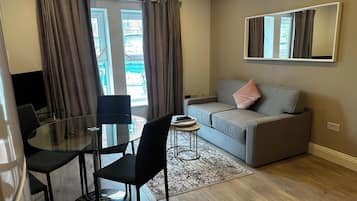 Apartment, 2 Bedrooms, Kitchen | Living area