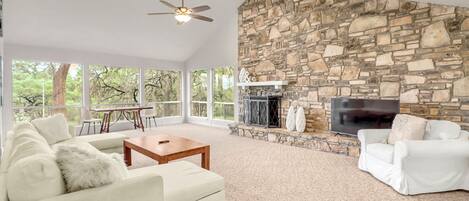 TV, fireplace