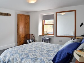 Room - Detached cottage in Pennan, fabulous sea views, (Pennan)