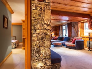 TV - Spacious apartment in village center - 6 guests (Val-d'Isère)