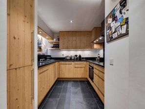 Kühlschrank, Mikrowelle, Geschirrspüler