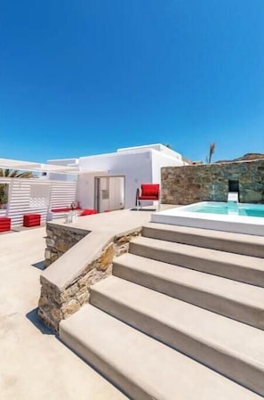 Pool - o Lofos CHORA Deluxe Suite with Private Pool (Mykonos)