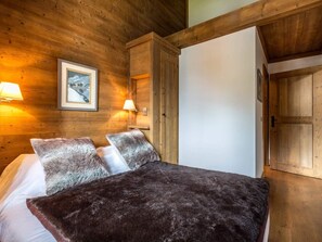 Free WiFi, bed sheets - Quiet apartment, 4 guests in central Val-d'Isère (Val-d'Isère)