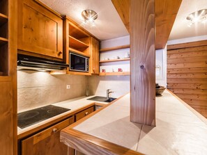 Kühlschrank, Mikrowelle, Geschirrspüler