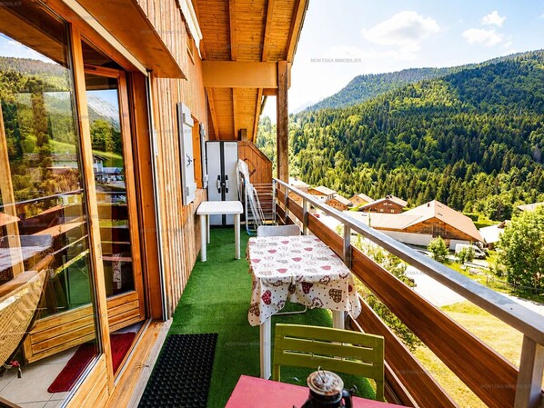 Outdoor dining - Charming apartment - 6 guests Saint-Jean-de-Sixt (Saint-Jean-de-Sixt)
