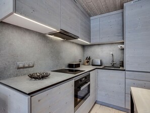 Kühlschrank, Mikrowelle, Geschirrspüler