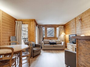 TV - Apartment with parking - 4 guests, piste view (Val-d'Isère)