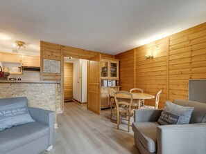 TV - Apartment with parking - 4 guests, piste view (Val-d'Isère)