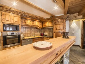 Kühlschrank, Mikrowelle, Geschirrspüler