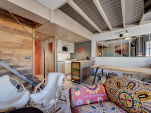 TV - Ski-in ski-out duplex, 3 bedrooms - 6 guests (Val-d'Isère)