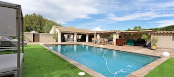 Casa vacanze "Bastide Neuve en Provence" con piscina privata, terrazza e Wi-Fi