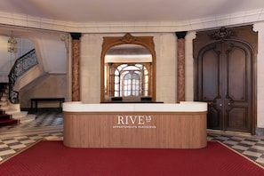 Apartment | Lobby