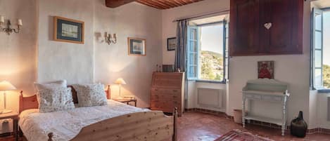 1 habitación, wifi y ropa de cama