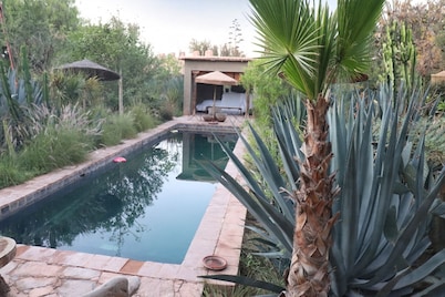 Spacious Family Suite with 2 Bedrooms, 2 Bathrooms, Pool & Garden - Riad Chama
