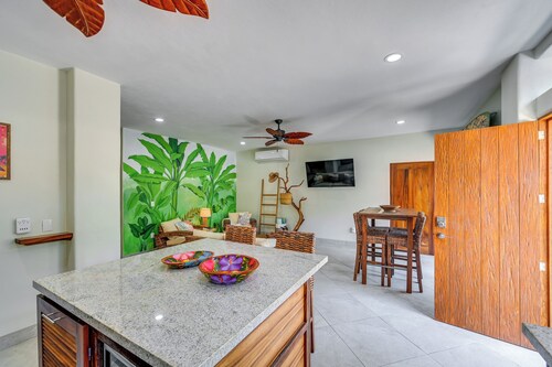 Walk to Beach & Dining! Chic San Pancho Casita