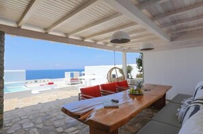 Outdoor dining - O Lofos URANOs Villa with Sea View /Private Pool (Mykonos)