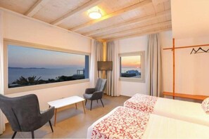 Tabla de planchar con plancha, wifi, ropa de cama