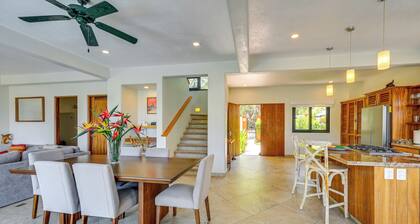 Infinity Pool & Concierge: Private San Pancho Home