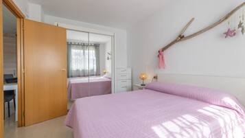 WiFi, bed sheets, wheelchair access