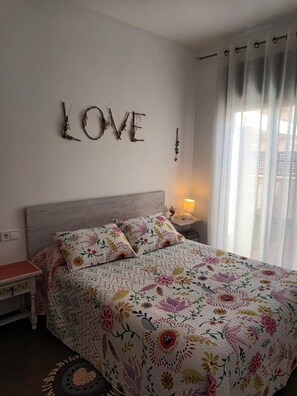 WiFi, bed sheets