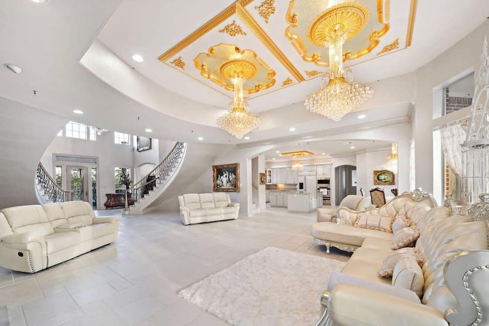 Private Mansion Retreat Basketball Court and More